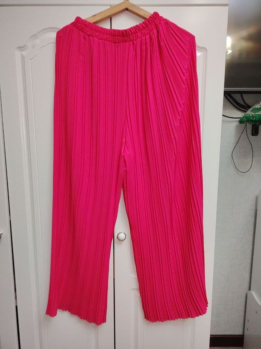 Двойка, нарядная, плисерованная .