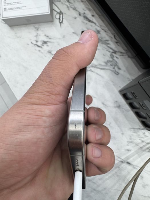 iPhone 15 Pro Max natural 256Gb 84%