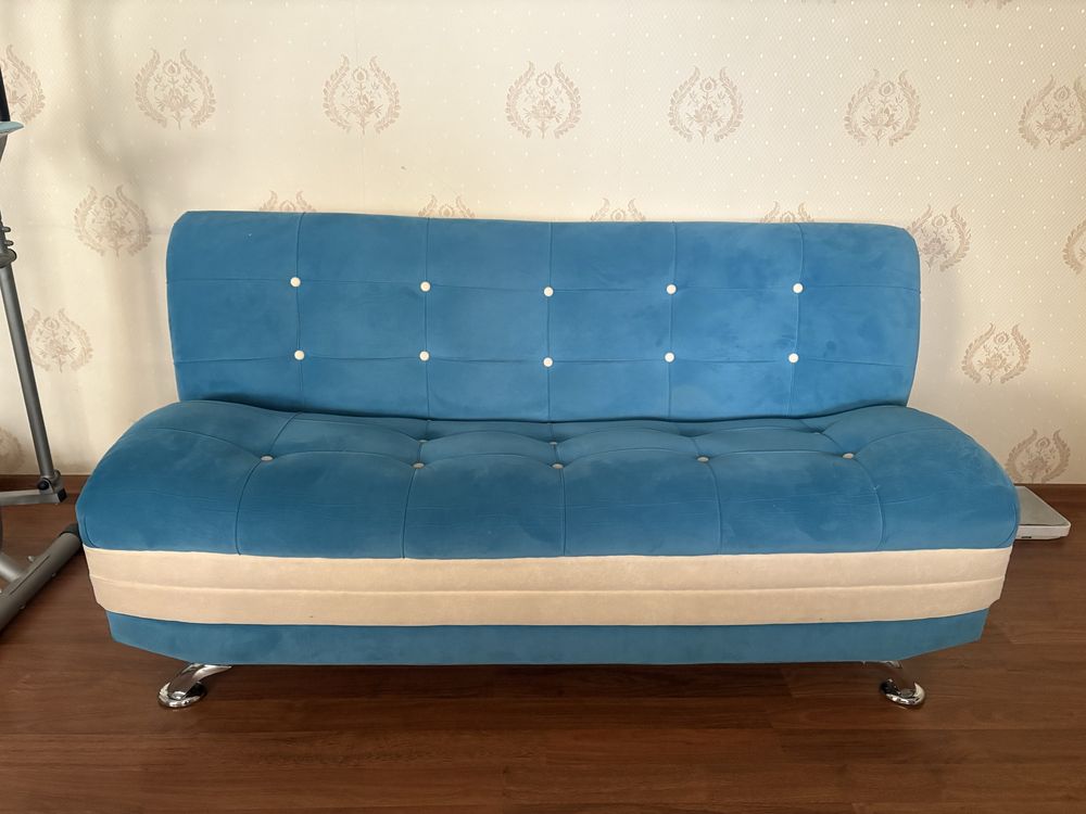 Продам диван с креслами
