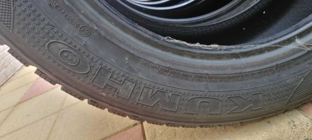 235 55 R18 KUMHO  4бр. Зимни гуми 7мм грайфер