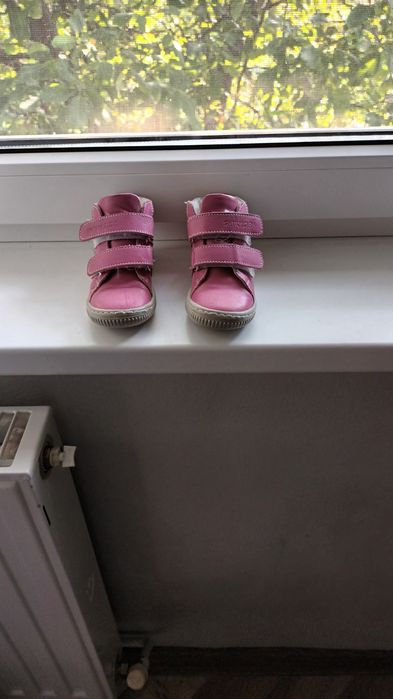 Vand adidasi fetite marimea 22