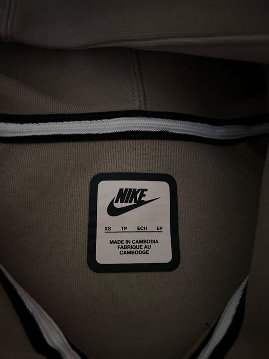Оригинално женско горнище nike tech
