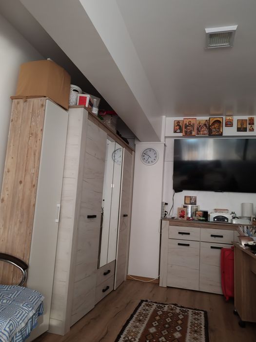 Vând apartament zona capăt cug