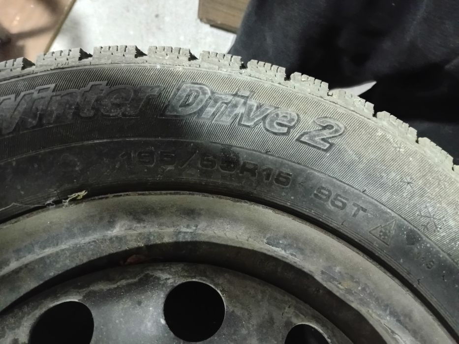 Продаются диски на 195/65R15 с зимними шинами