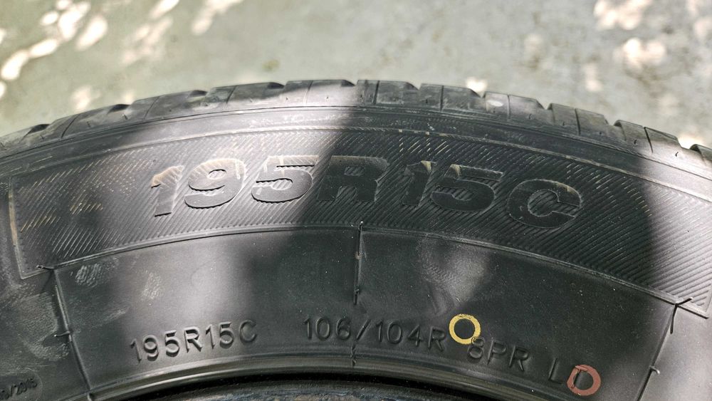 Продам Шины 195/80/15С