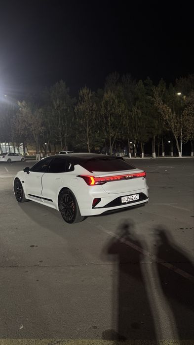 Zeekr 001 restayling You Z-sport