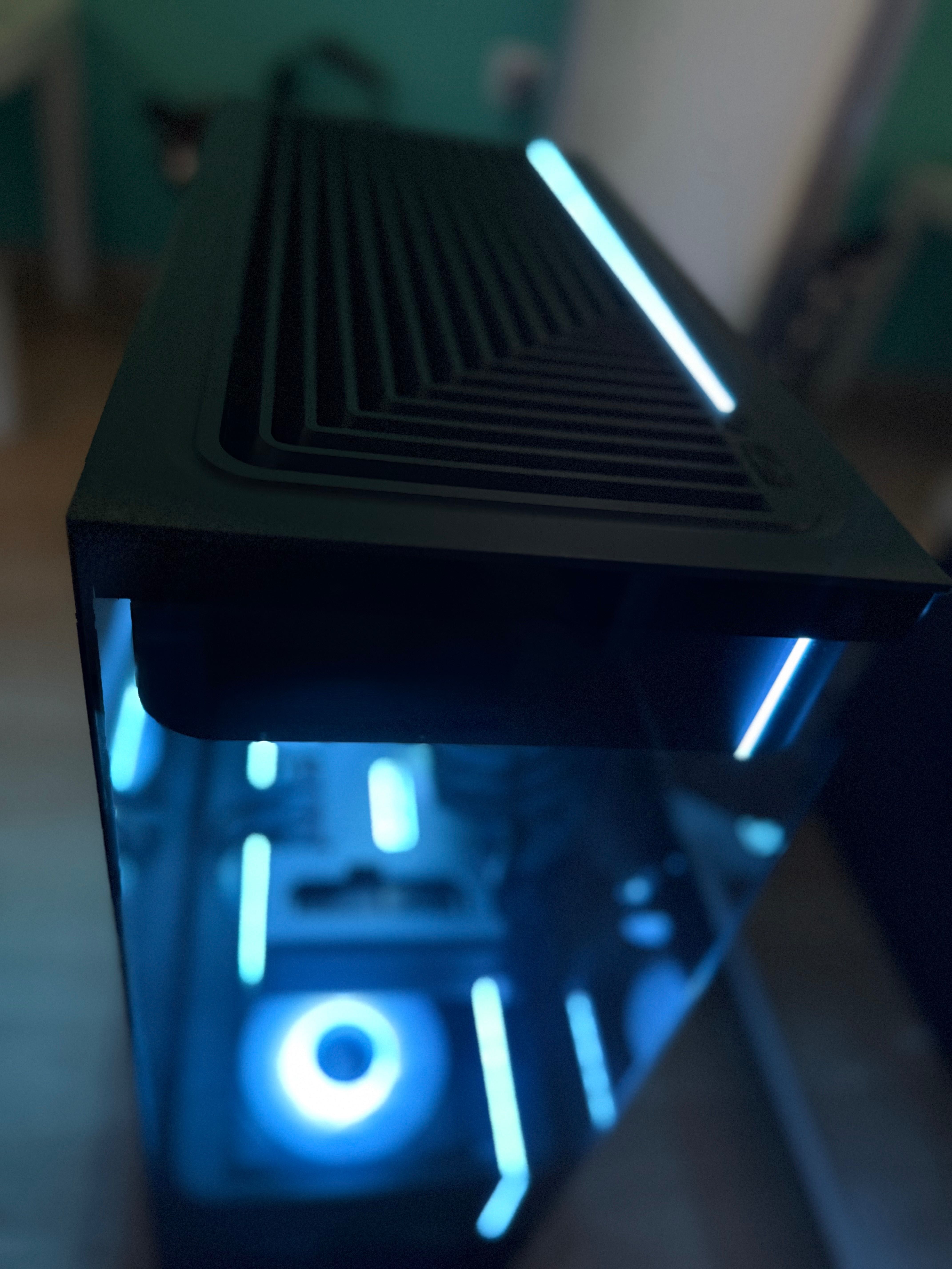 Геймърски Компютър – Ryzen 7 / RX 7900 GRE / 32GB RAM / 1TB NVMe