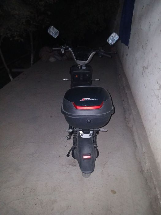 Skuter sotiladi yangi  3 kun buldi  srochni pul kerakligi uchun