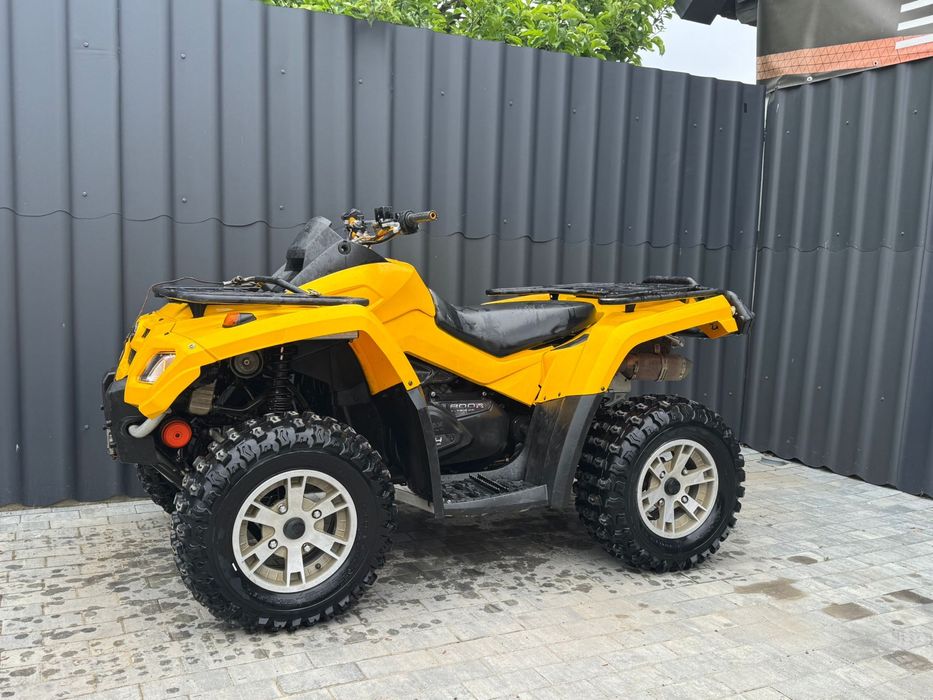 Can-am Outlander 800R (nu polaris , cf moto )