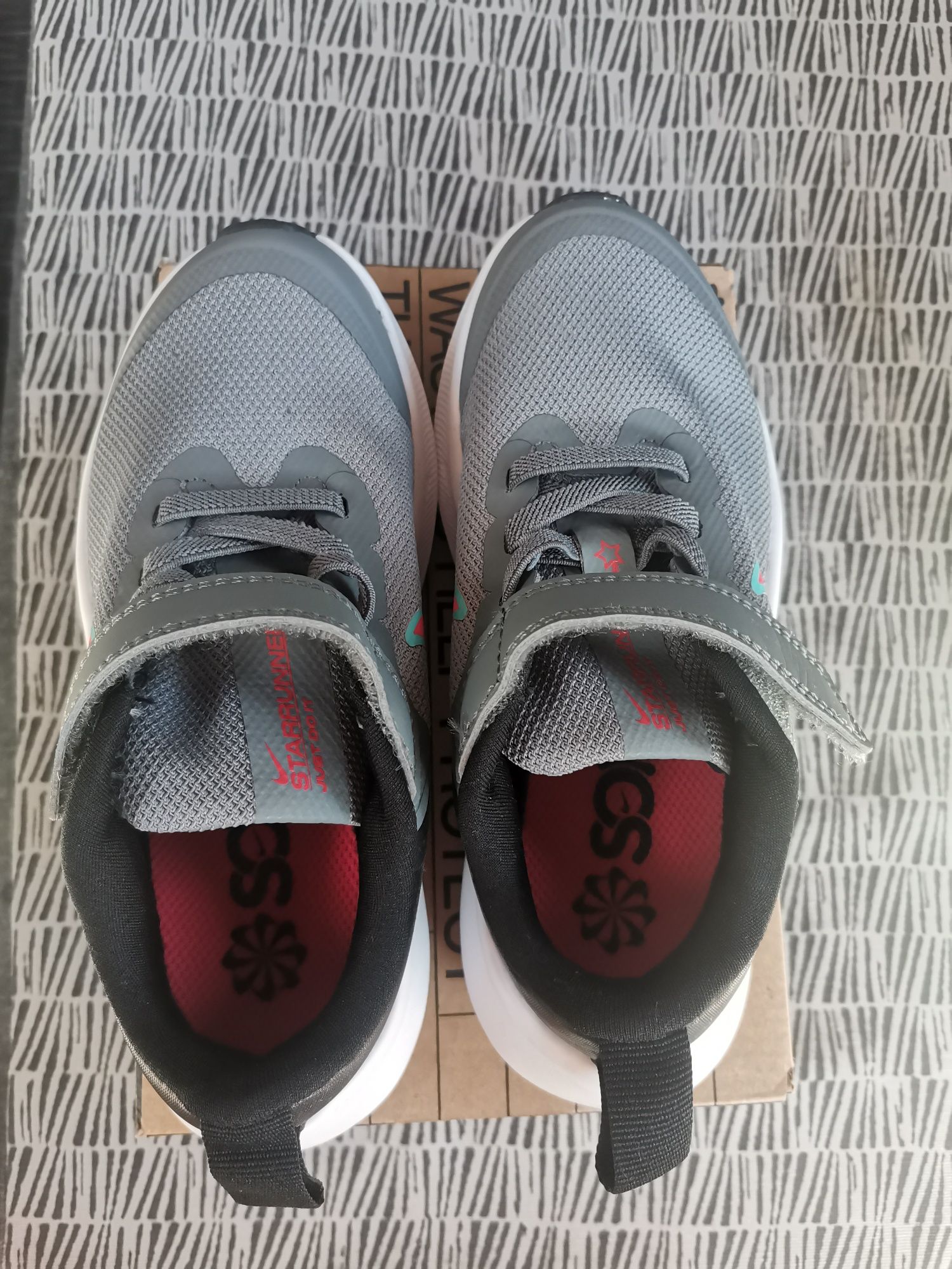 Детски маратонки NIKE 28 номер