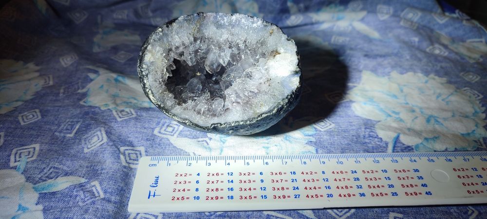 Кристали парчета Геода за подарък или колекция