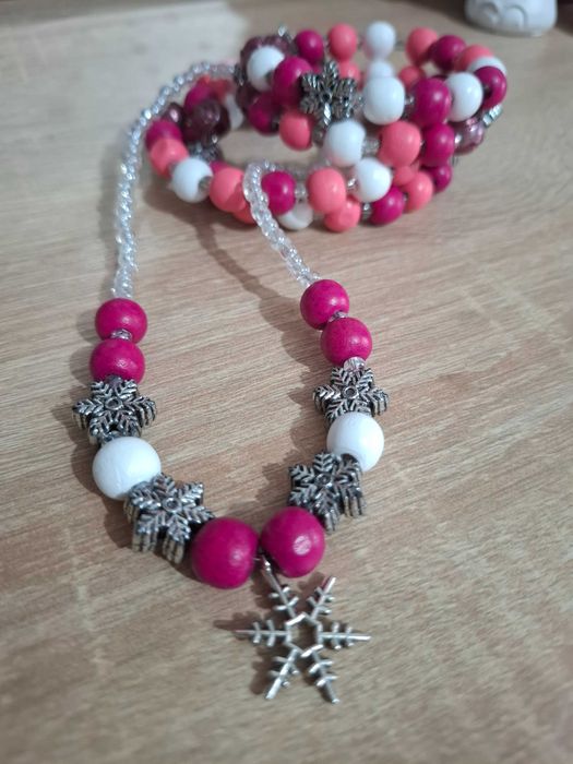 комплекти  гривни и колие  " Снежинки "