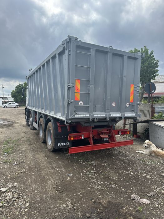 Vand sau schimb iveco trakker eurocargo  8x4 basculabil
