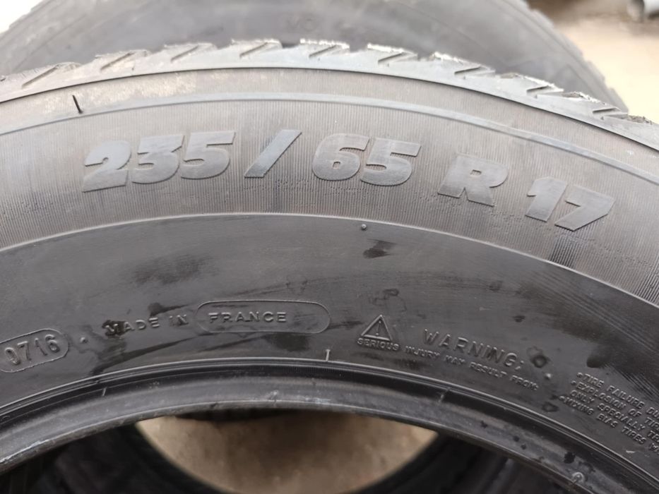 235/65/17  4 броя Michelin Latitude.Гумите са в много добро състояние,