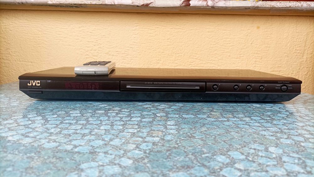 DVD плейър JVC-xv-210