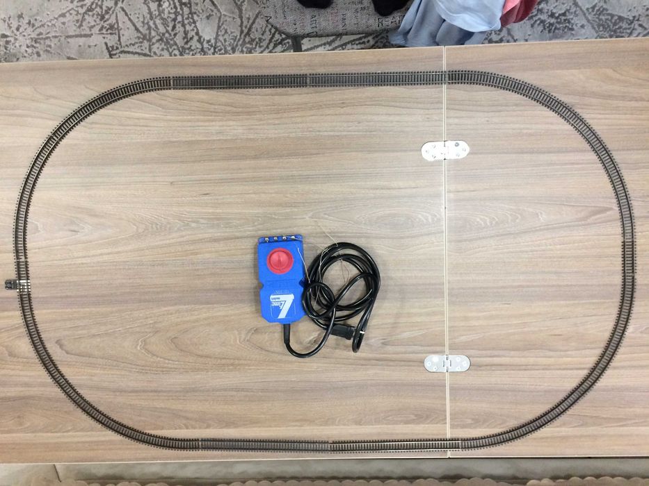 Влакчета Пико, 2 комплекта, в мащаб ТТ + захранвания.