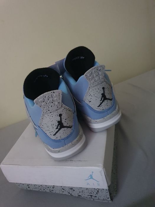 Jordan 4 University Blue