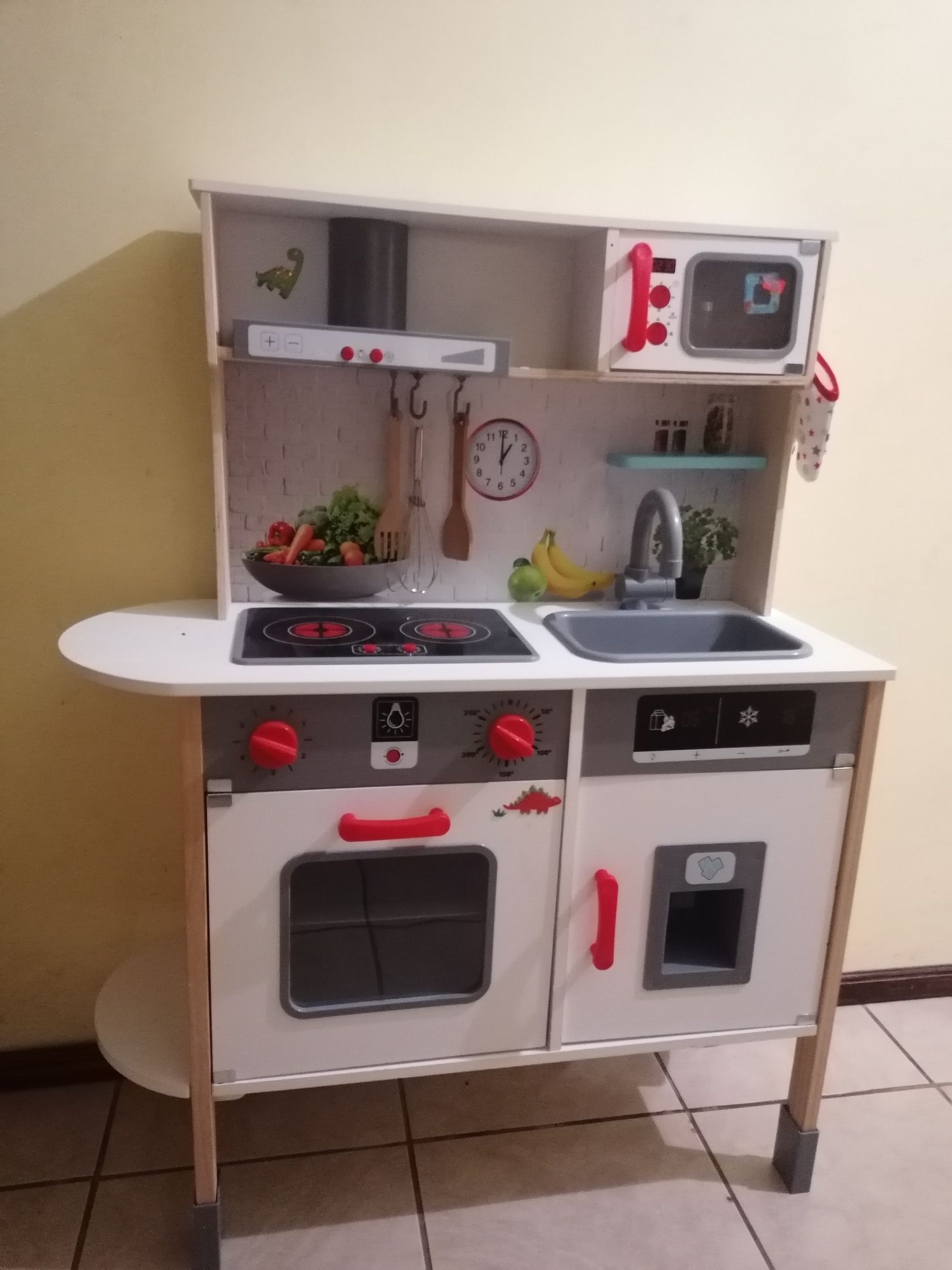 Детска дървена кухня