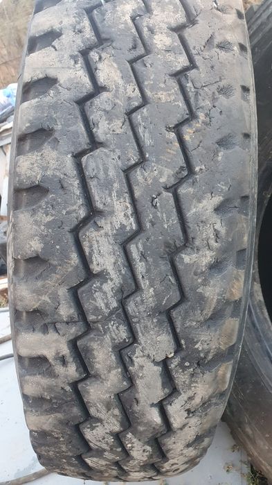 Продам грузовые шины