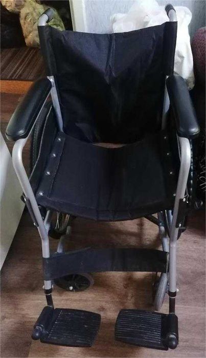 Кресло-коляска для инвалидов H 007(18 дюймов) Армед