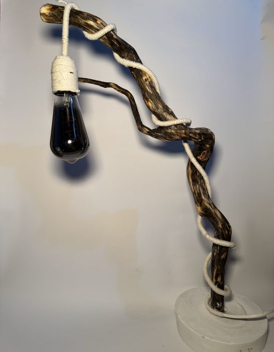 Ръчно изработена настолна рустик лампа