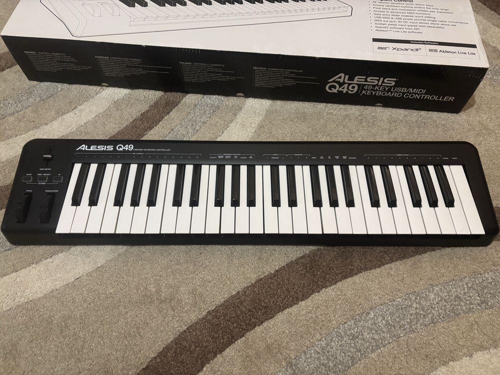 Midi клавиатура alesis q49
