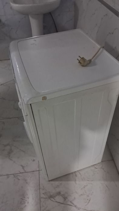Продаю срочно стиральную машину автомат состояние как на фотографии