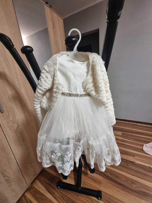 Rochita alba moderna