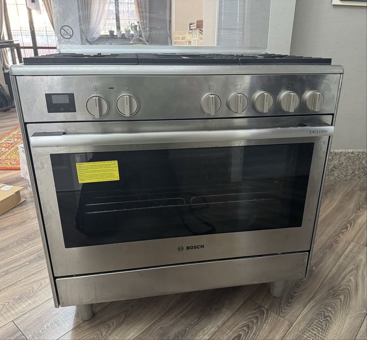 Продам  газовую плиту размер 90. В хорошем состоянии.