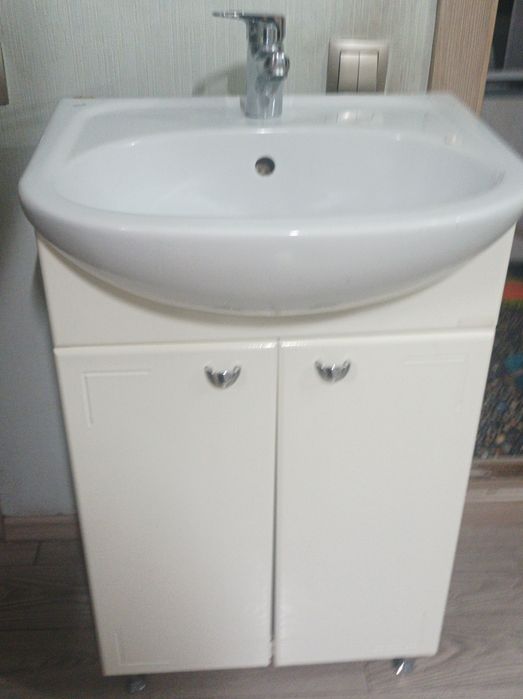 Продам раквина с тумбой