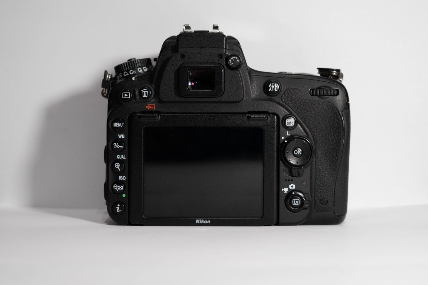Vând Nikon D750 in stare foarte bună