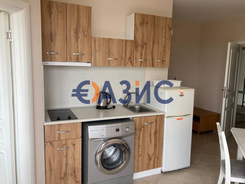 Продава се Двустаен апартамент в к.к. Слънчев бряг - 57 кв.м за 1158 €/кв.м - Снимка #2