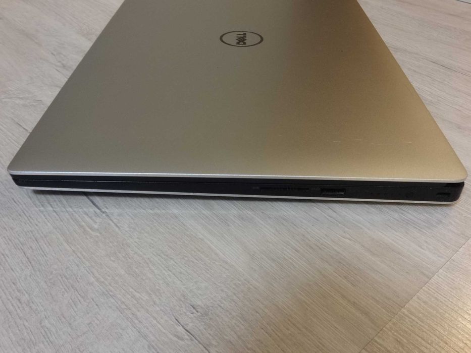 Лаптоп Dell XPS 15 9560 - 15.6" 4K Touch -i7-7700HQ /RAM 32GB/1050 4GB