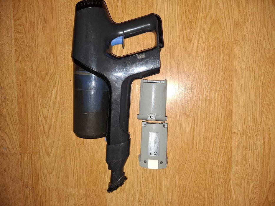 Aspirator vertical  fără fir Rowenta X-Pert 360 rh6971 baterie defecta