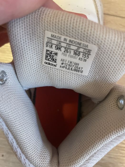 Adidas unisex alb cu rosu, marimea 26,5