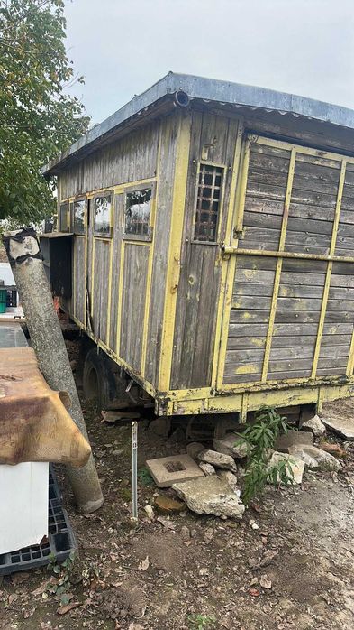 Продавам фургон върху кмион