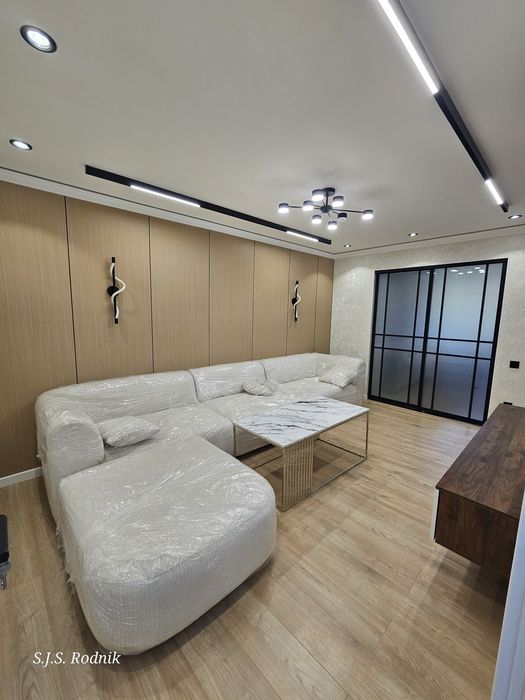 Максим Горький. 129дом. 2/2/5 Новый ремонт.