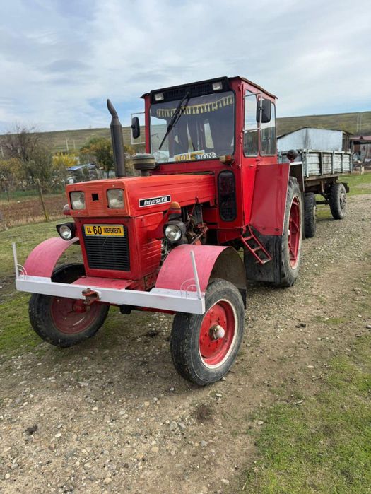 Vând tractor U650 +disc,plug,remorca (la pachet).