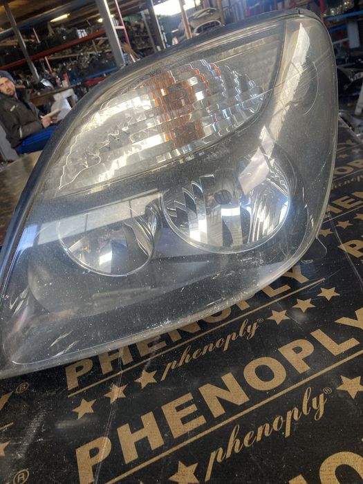 Renault Scenic RX4 2001 година Фарове