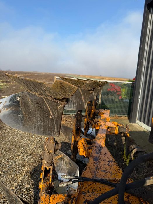 Vând plug huard qr 465 3+1