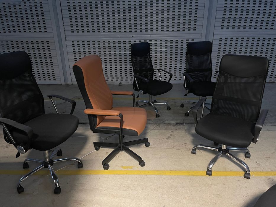 Lichidare mobilier birou – stare aproape nouă!