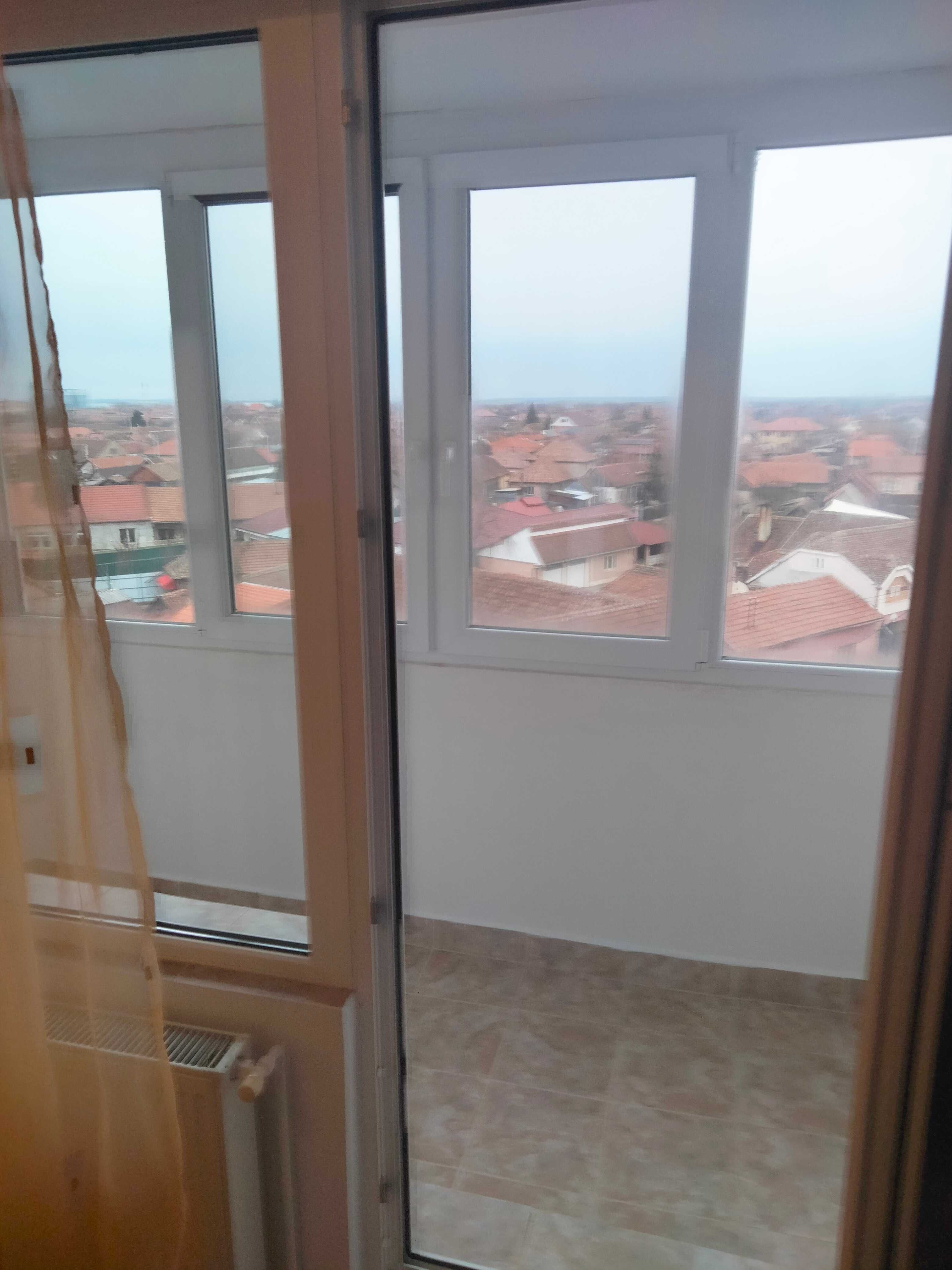 Vând apartament cu 3camere, zona centrală, Salonta, confort 1