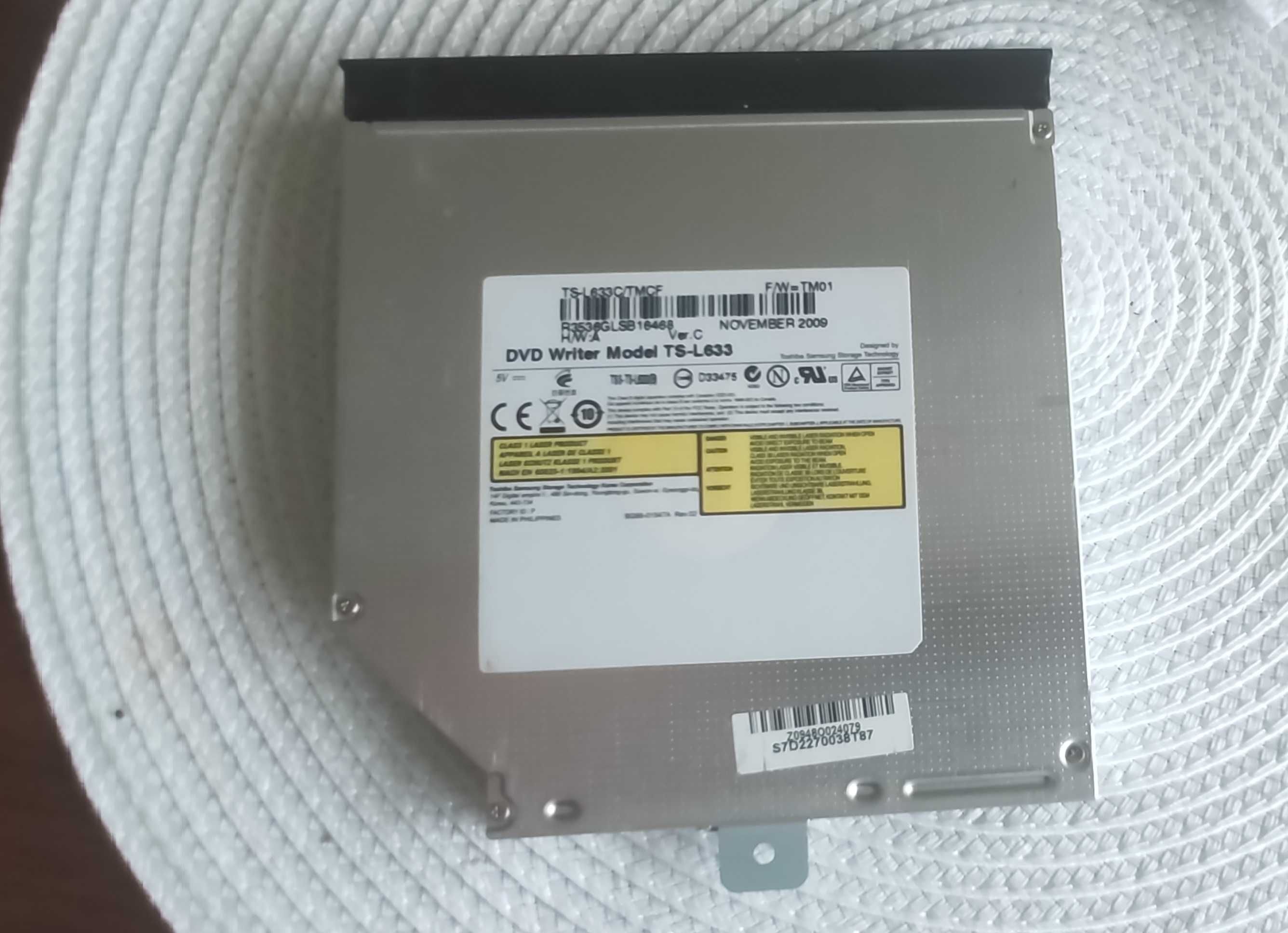 Toshiba TS-L633 8x DVD±RW DL SATA Drive оптично устройство DVD Writer