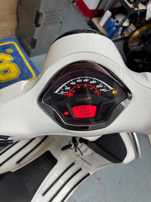 Vespa GTS 300 2022 -GARANTIE-