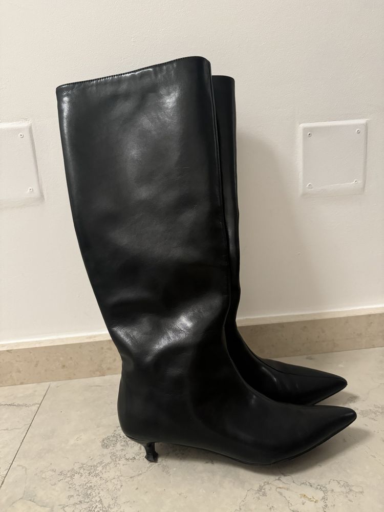 Cizme lungi, varf ascutit, negre,  piele naturala