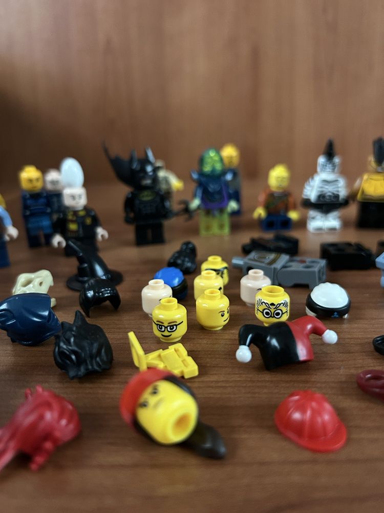 Най-различни LEGO фигурки - човечета и животни