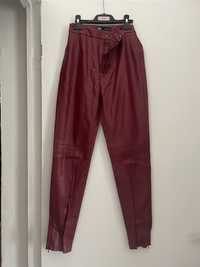 Pantaloni imitatie piele Zara