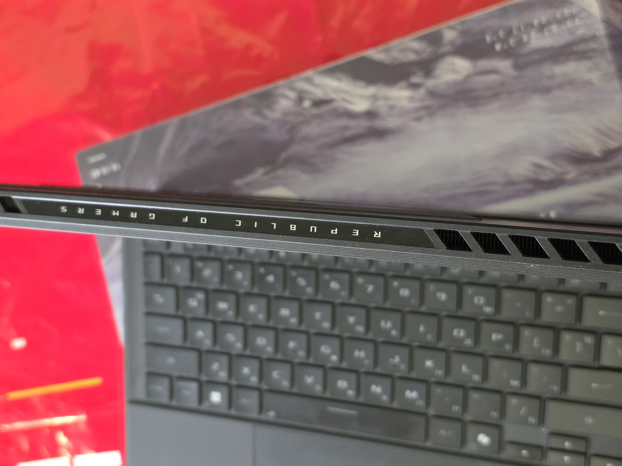 1TB ASUS ROG Flow Z13 13.4" Технополис Гаранция 2027г. Black / Черен
