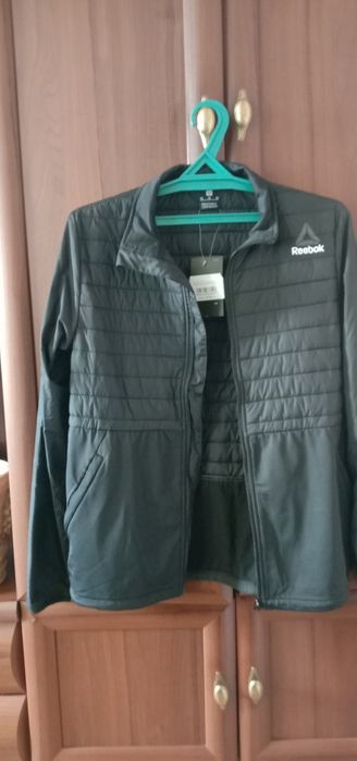 Продам спортивный костюм