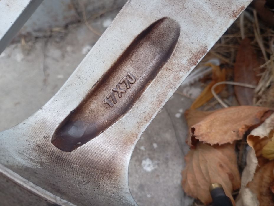 Оригинални Джанти Nisan 17"